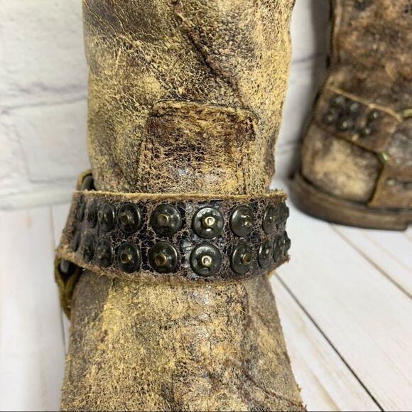 FRYE Phillip studded harness tall boots in chocolate glazed vintage leather - Picture 5 of 16